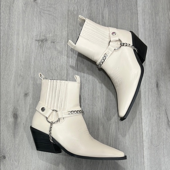 Billini Ellison Bone Leather Western Cowboy Bootie - Picture 2 of 8